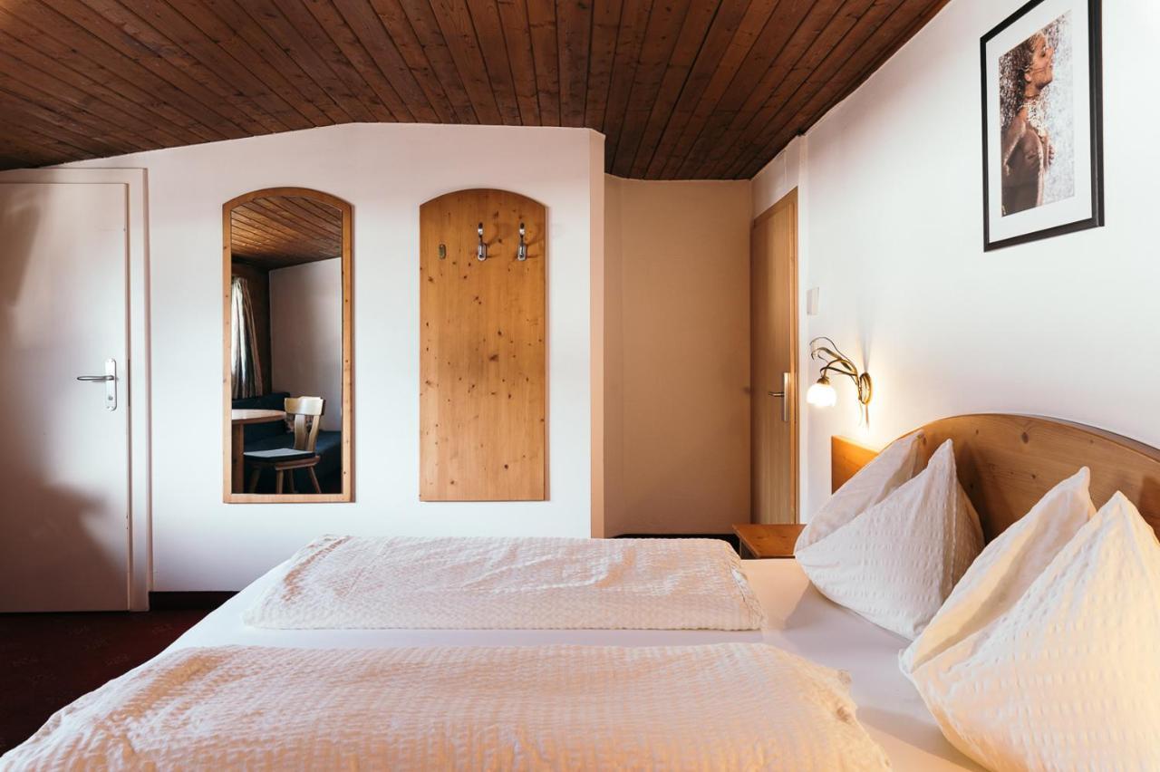 Gasthof Residence Brugghof & Erlhof Campo Tures Exterior photo
