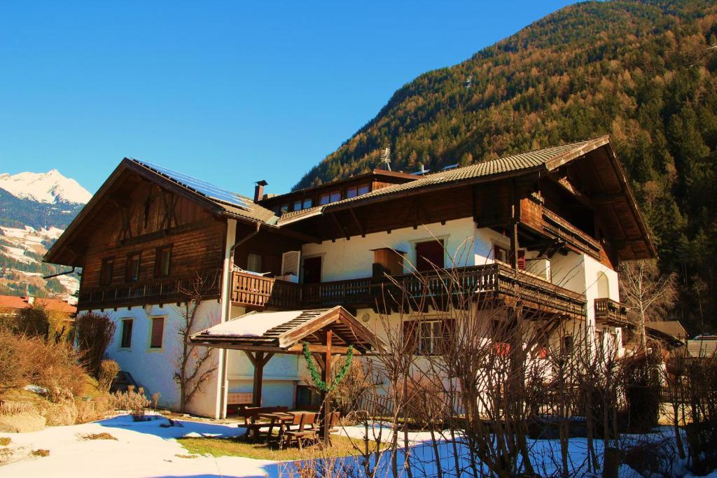 Gasthof Residence Brugghof & Erlhof Campo Tures Exterior photo