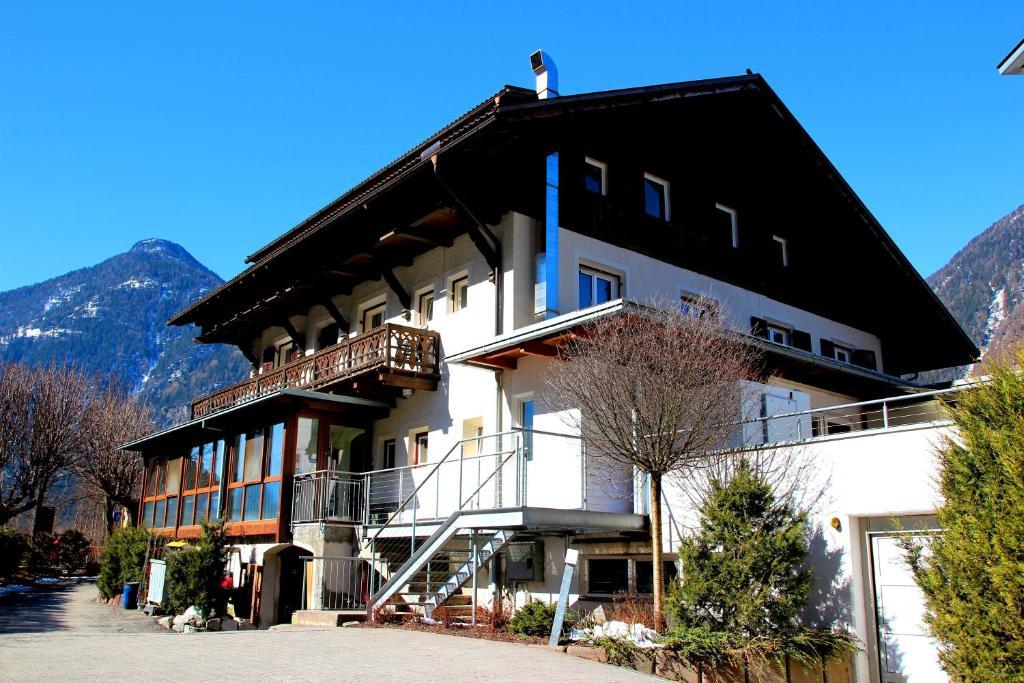 Gasthof Residence Brugghof & Erlhof Campo Tures Exterior photo
